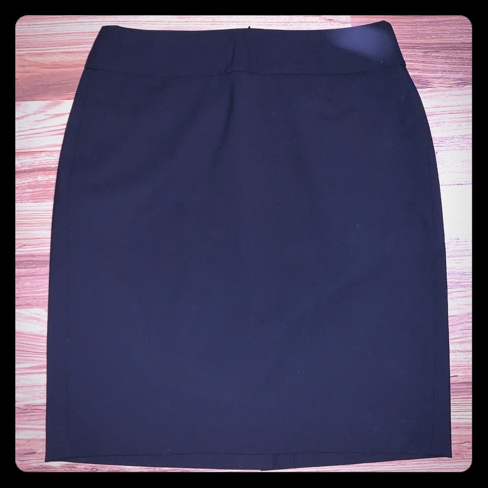 EUC - Banana Republic- Lightwt Wool Pencil Skirt